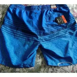 Men swim trunks new with tags size XXL​